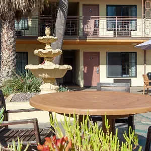 Court Yard Motel